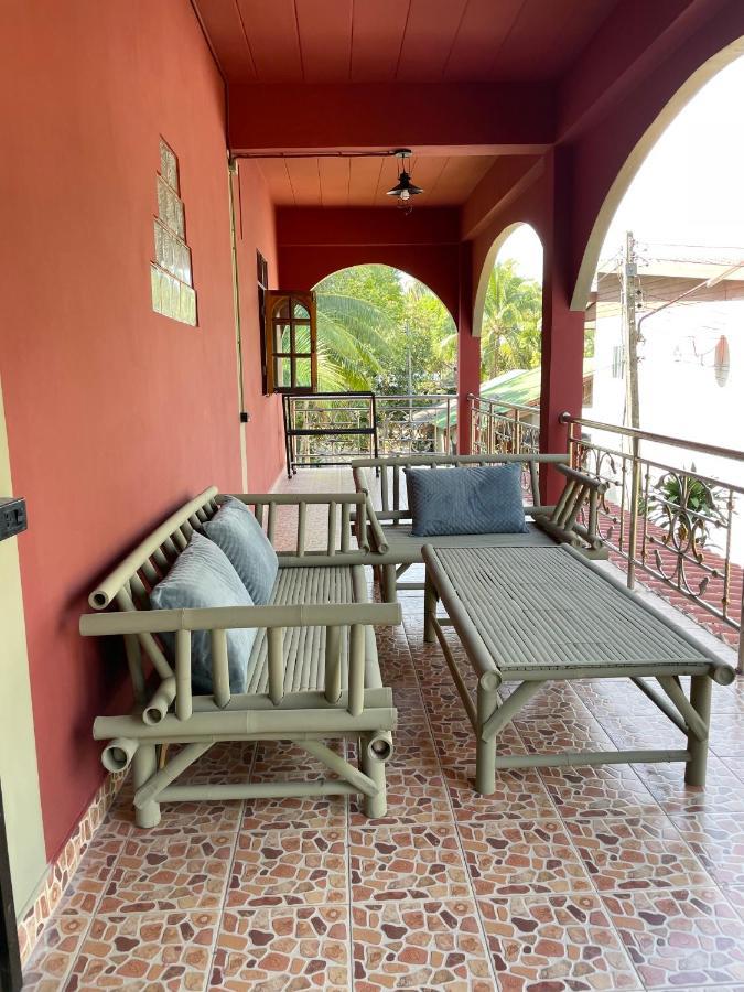 Mythai Guesthouse Chaloklum Exterior foto